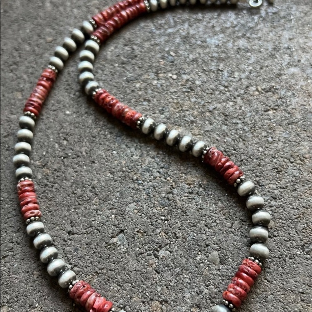 Sterling Silver Red Spiny Oyster W Pearls Bead Necklace. 18 inch - Picture 11 of 12